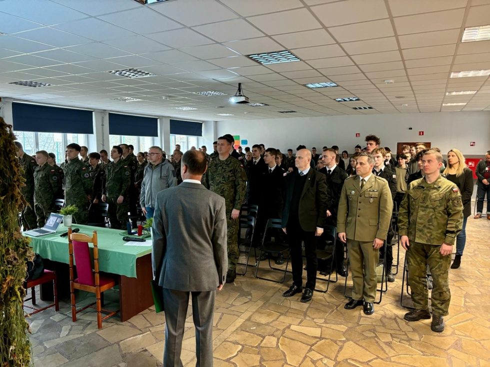 Zaproszeni goście z wojska, Urzędu Miasta i Straży Granicznej.