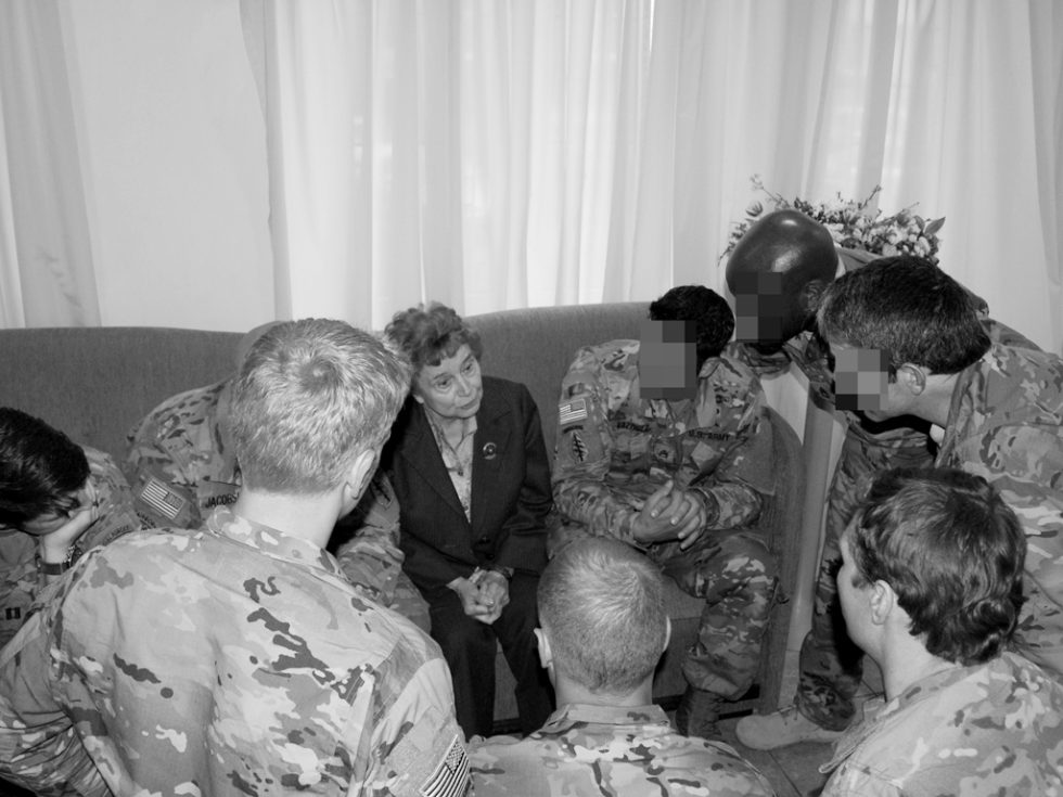 „Sławka” opowiada amerykańskim specjalsom o polskiej konspiracji w czasie II wojny światowej. 2016 r.