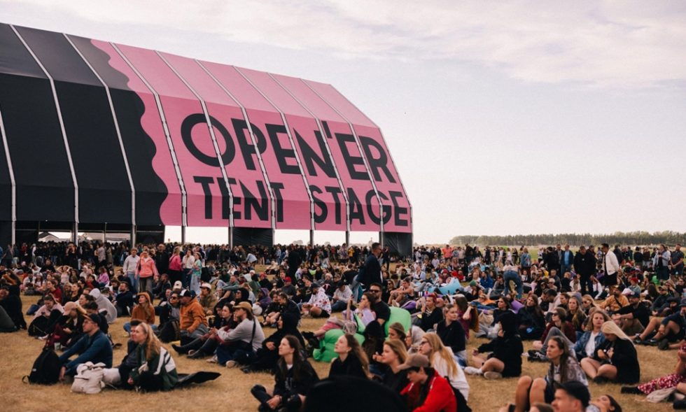 Scena Open’er Festival zbudowana na bazie hali FRS.