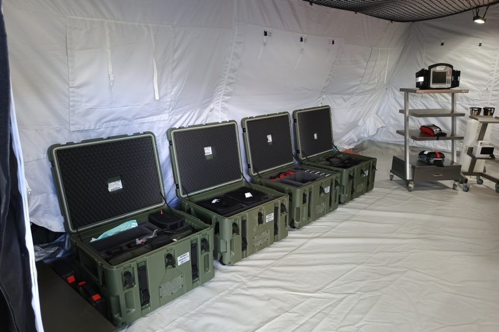 Wyposażenie szpitala polowego od Rekord Rescue w namiocie NSR.