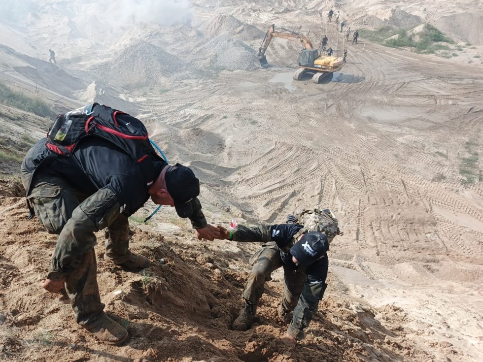 Piaskownia. Od pierwszej edycji zdecydowanie wygrywa w kategorii najtrudniejszych punktów na biegu.