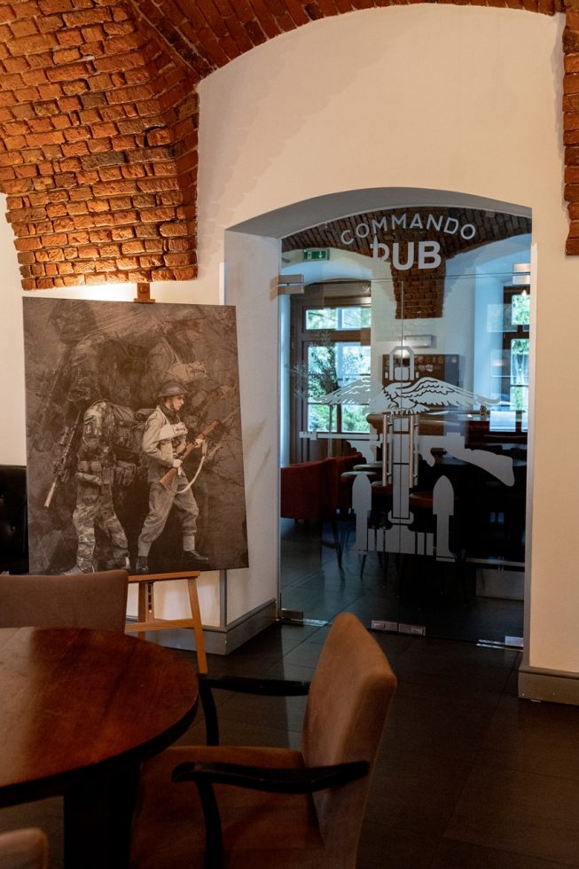 Wnętrza „Commando Pub” w Lublińcu.