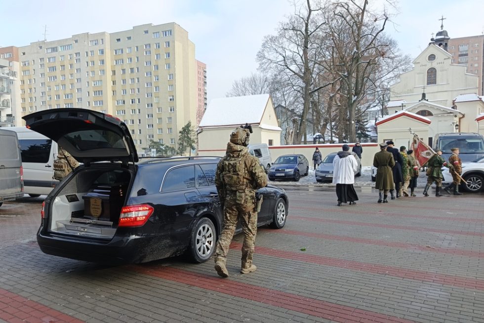 W ostatniej drodze weteranowi towarzyszyli specjalsi ze współczesnej „Miotły”