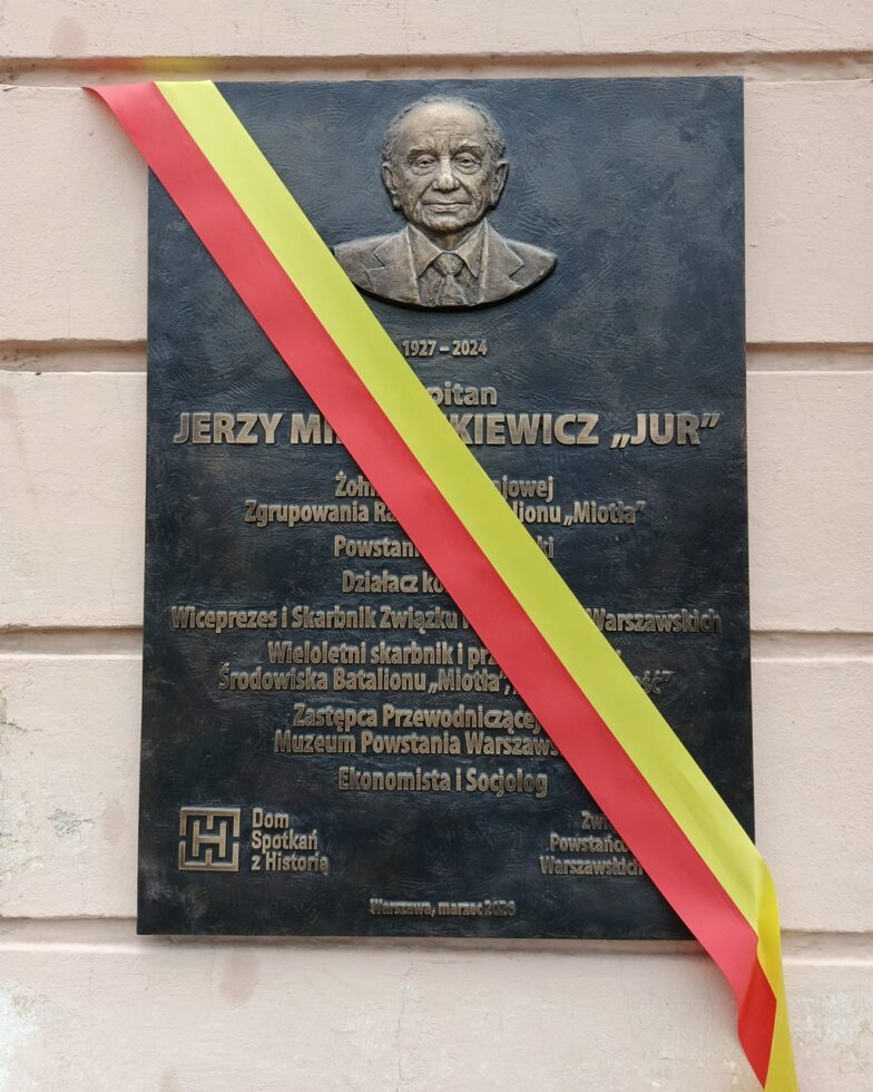 W Warszawie odsłonięto tablicę upamiętniającą Jerzego Mindziukiewicza „Jura”, weterana Batalionu AK „Miotła”.