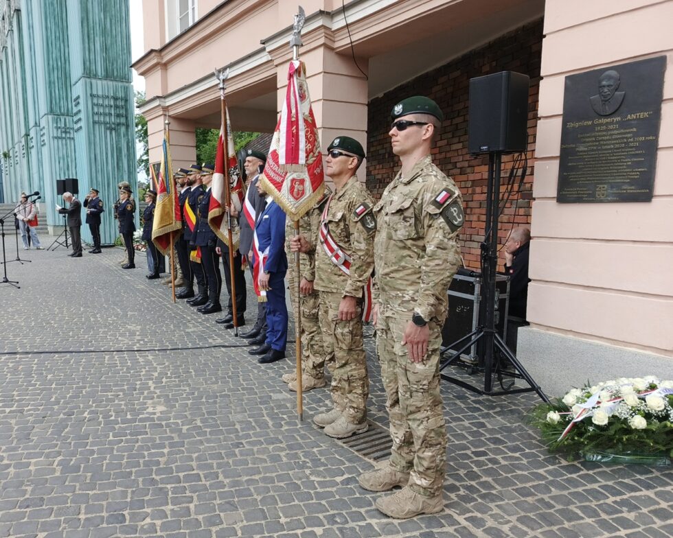 W Warszawie odsłonięto tablicę upamiętniającą Jerzego Mindziukiewicza „Jura”, weterana Batalionu AK „Miotła”.